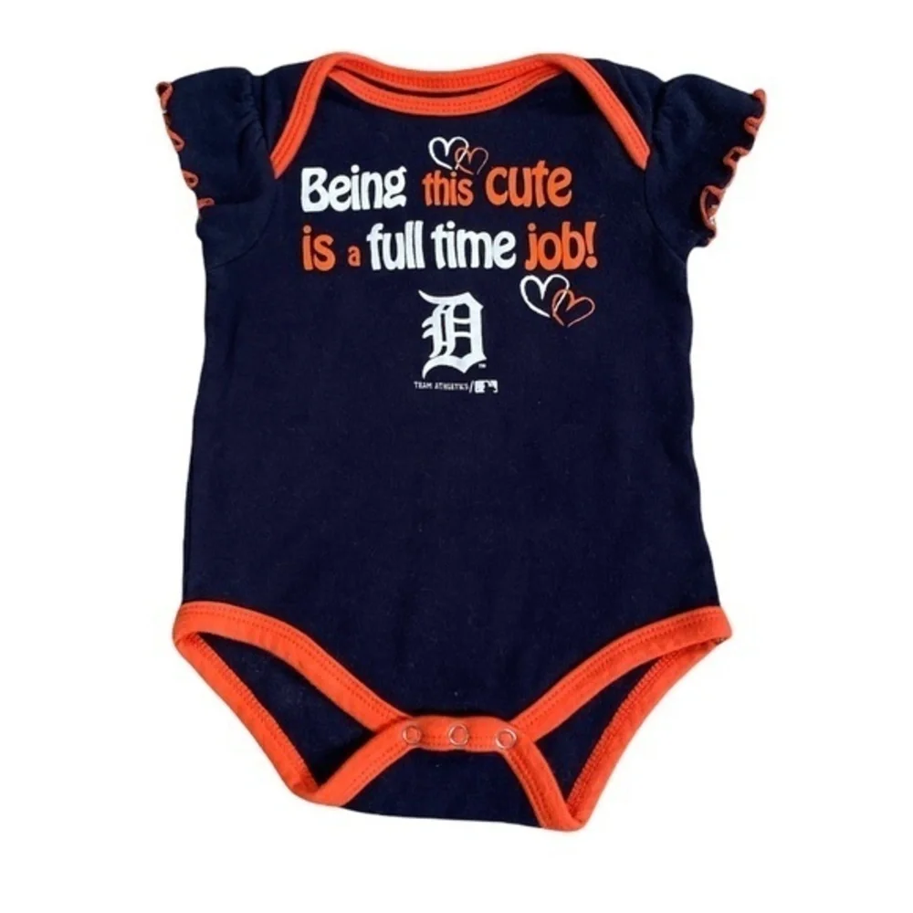 Detroit Tiger‎ Onesie 6-9M and Bib 12M Bundle $